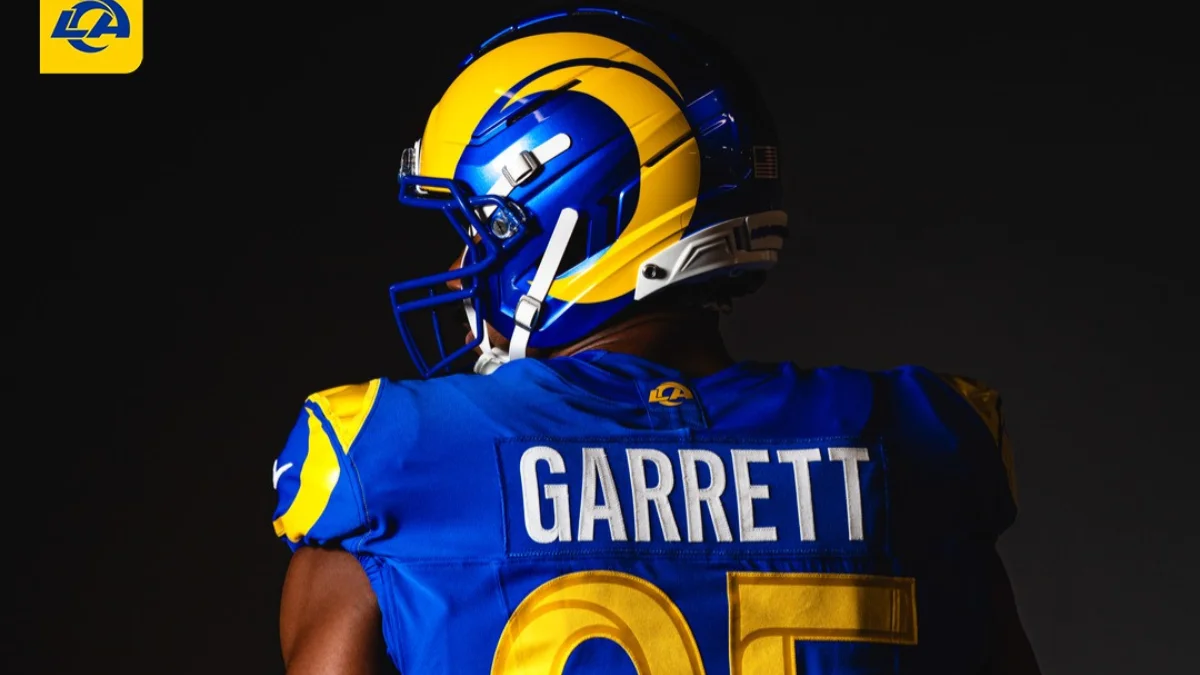 Myles Garrett a Los Angeles (via: @rams)